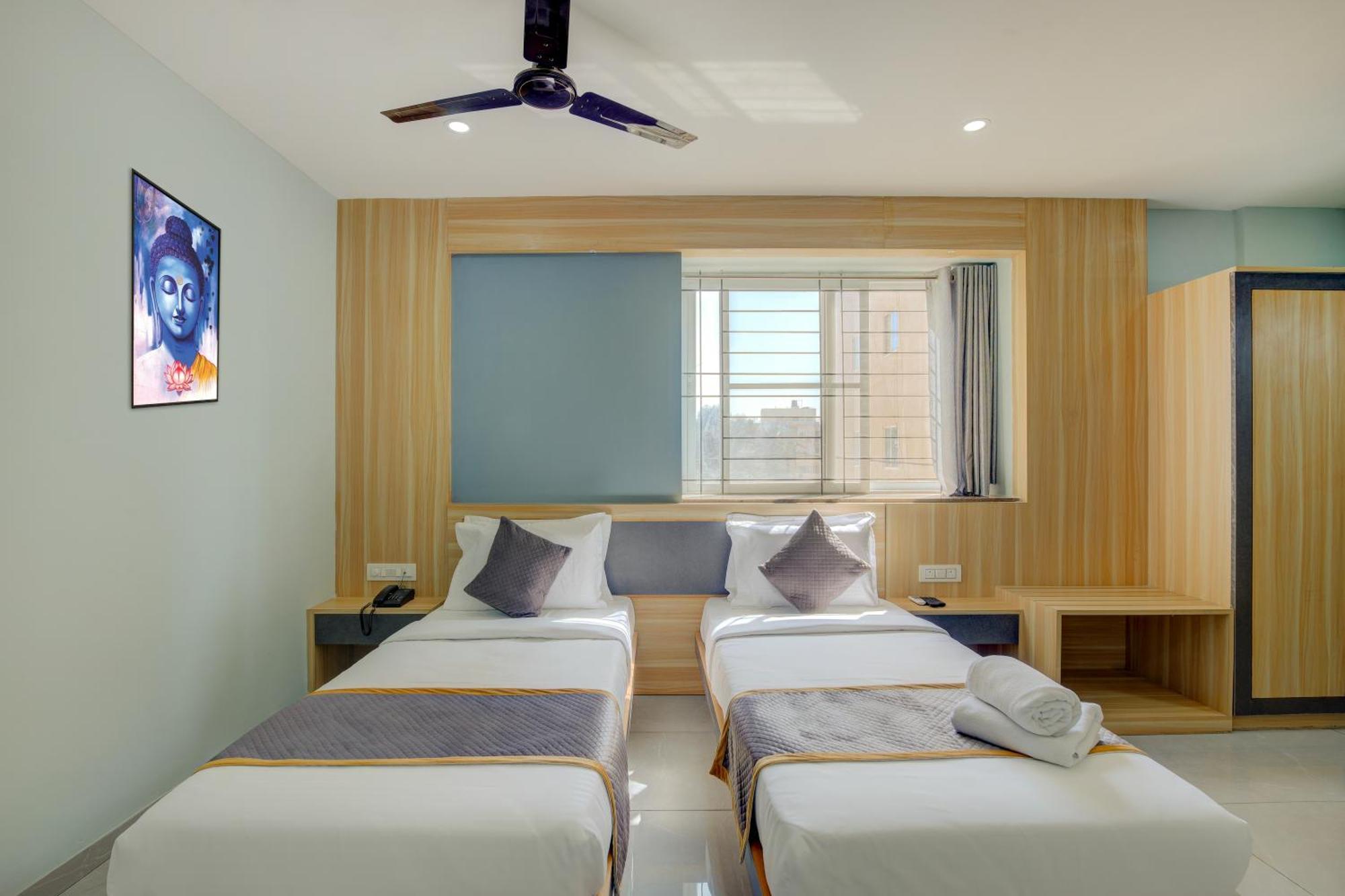 Hotel Park Lane Yelahanka Bangalore Buitenkant foto