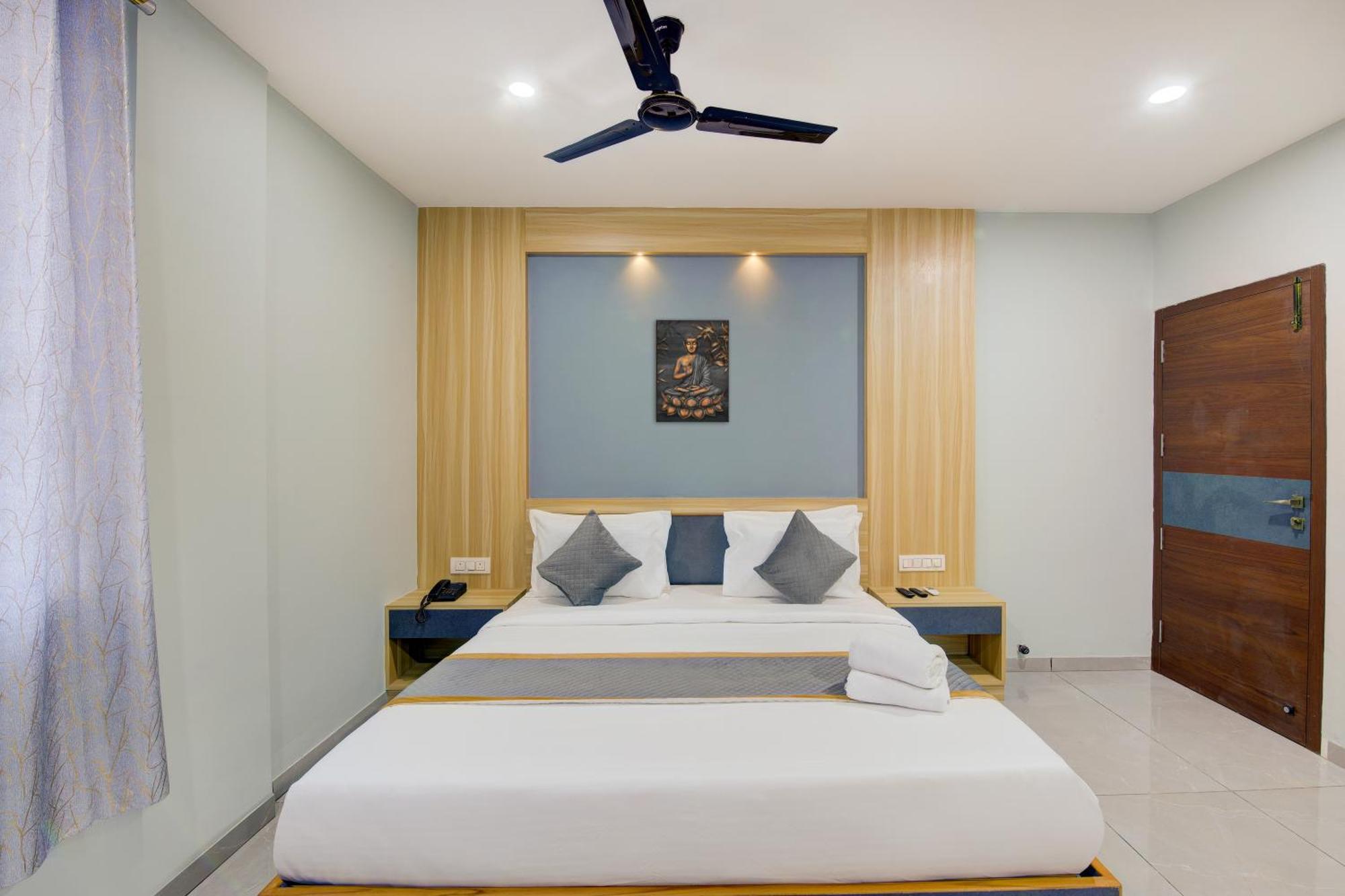 Hotel Park Lane Yelahanka Bangalore Buitenkant foto